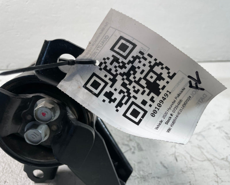 Load image into Gallery viewer, 20-25 HYUNDAI PALISADE FWD FRONT LEFT SIDE ENGINE MOTOR MOUNT W/ BRACKET #109491
