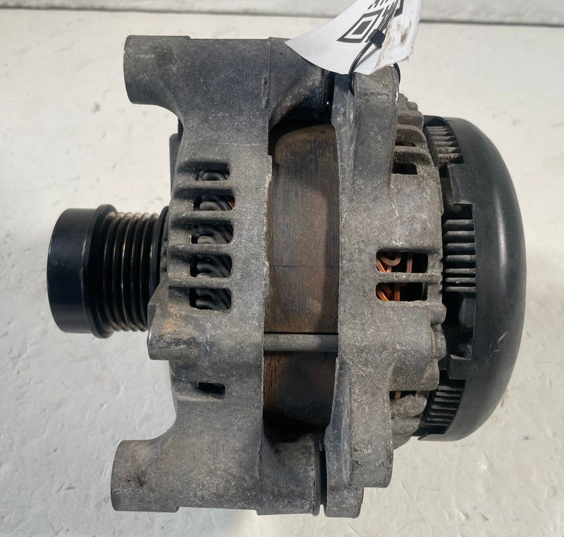 Load image into Gallery viewer, 2020 - 2023 JEEP GLADIATOR ENGINE ALTERNATOR GENERATOR ASSEMBLY 12V # 114165
