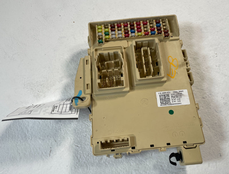 Load image into Gallery viewer, 22-24 HYUNDAI TUCSON DASH DASHBOARD FUSE RELAY JUNCTION BOX BLOCK 2.5L # 106041
