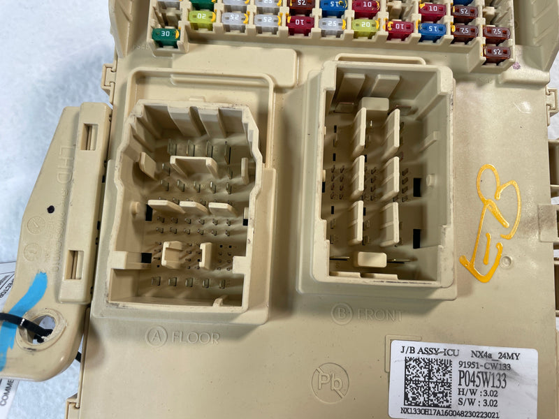 Load image into Gallery viewer, 22-24 HYUNDAI TUCSON DASH DASHBOARD FUSE RELAY JUNCTION BOX BLOCK 2.5L # 106041
