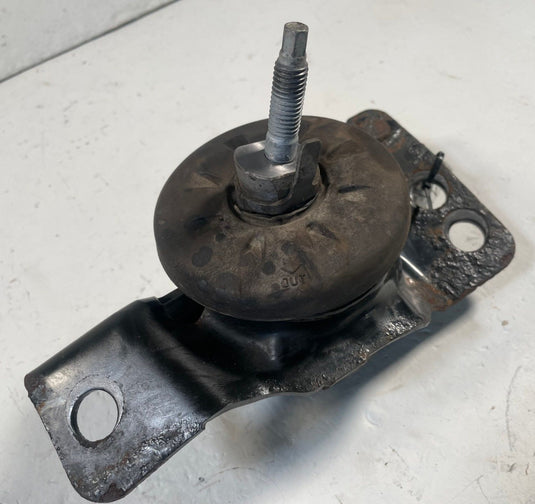 2020 - 2026 JEEP GLADIATOR FRONT LEFT SIDE ENGINE MOUNT ISOLATOR 3.6L