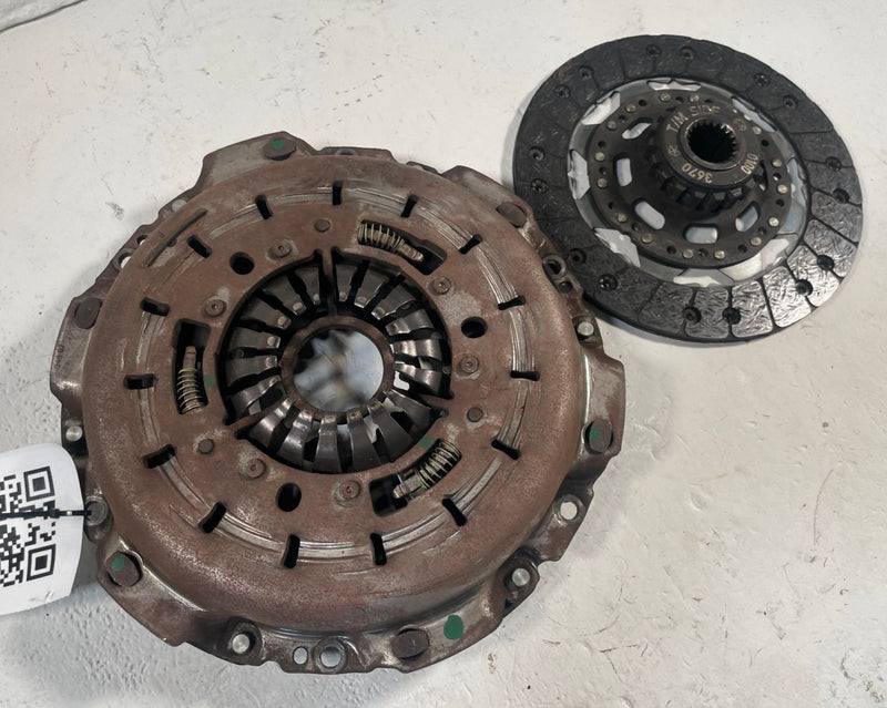 Load image into Gallery viewer, 2020 - 2024 JEEP GLADIATOR PRESSURE PLATE AND DISC CLUTCH KIT 68273845AD #114167
