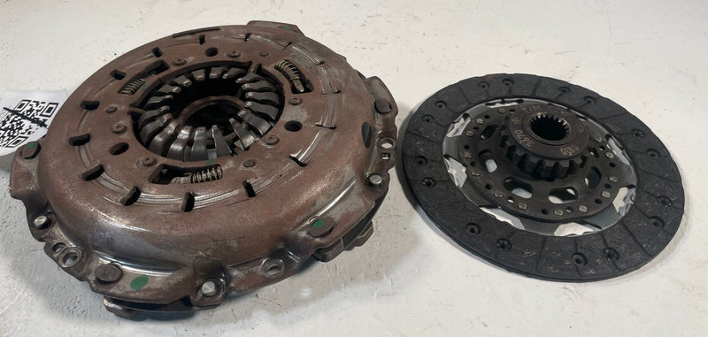 Load image into Gallery viewer, 2020 - 2024 JEEP GLADIATOR PRESSURE PLATE AND DISC CLUTCH KIT 68273845AD #114167

