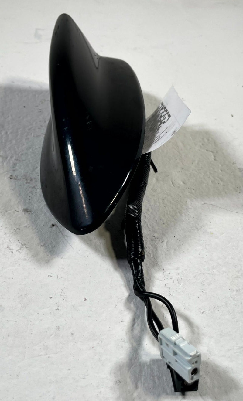 Load image into Gallery viewer, 2019-25 HONDA PASSPORT SHARK ROOF FIN RADIO ANTENNA BLACK (NH731P) # 107417
