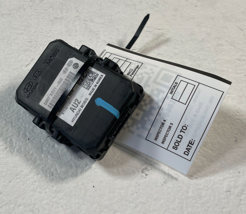 Load image into Gallery viewer, 22-25 HYUNDAI TUCSON IGNITION IMMOBILIZER LOCKING CONTROL MODULE UNIT # 106051
