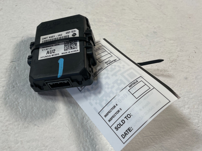 Load image into Gallery viewer, 22-25 HYUNDAI TUCSON IGNITION IMMOBILIZER LOCKING CONTROL MODULE UNIT # 106051
