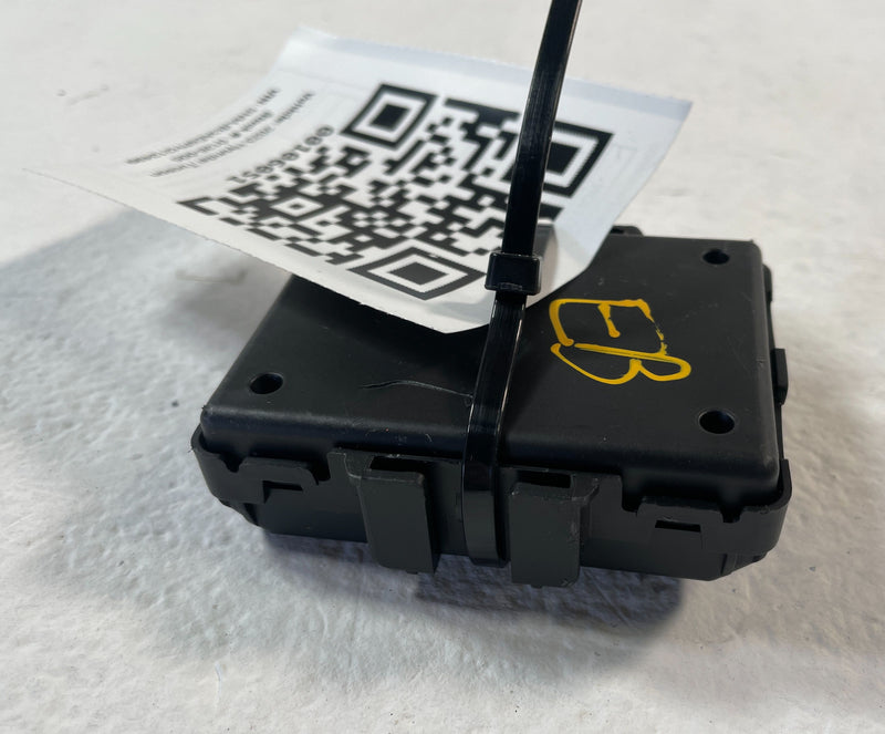 Load image into Gallery viewer, 22-25 HYUNDAI TUCSON IGNITION IMMOBILIZER LOCKING CONTROL MODULE UNIT # 106051

