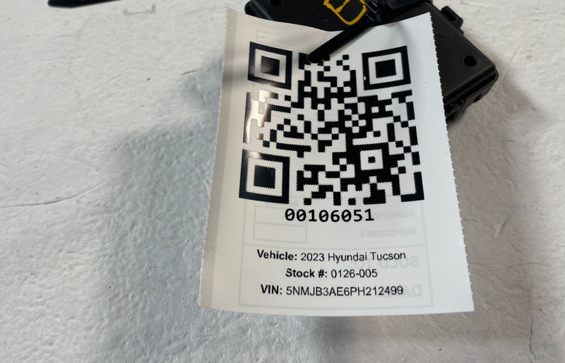 Load image into Gallery viewer, 22-25 HYUNDAI TUCSON IGNITION IMMOBILIZER LOCKING CONTROL MODULE UNIT # 106051
