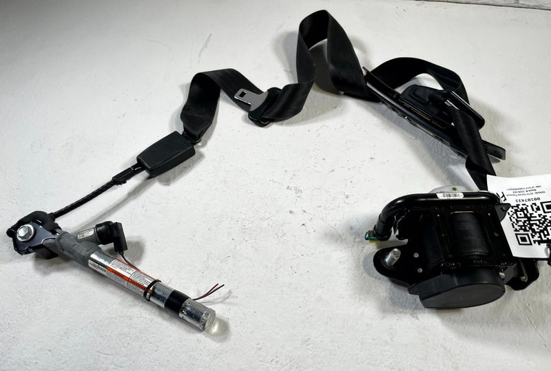 Load image into Gallery viewer, 19 - 21 HONDA PASSPORT FRONT RIGHT SIDE SEAT BELT RETRACTOR BLACK # 107433
