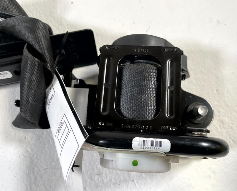 Load image into Gallery viewer, 19 - 21 HONDA PASSPORT FRONT RIGHT SIDE SEAT BELT RETRACTOR BLACK # 107433
