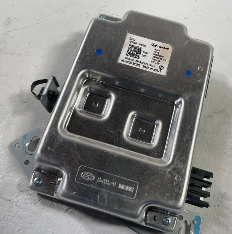 Load image into Gallery viewer, 24-26 HYUNDAI SANTA FE CENTRAL COMMUNICATION COMPUTER CONTROL MODULE CCU #112814

