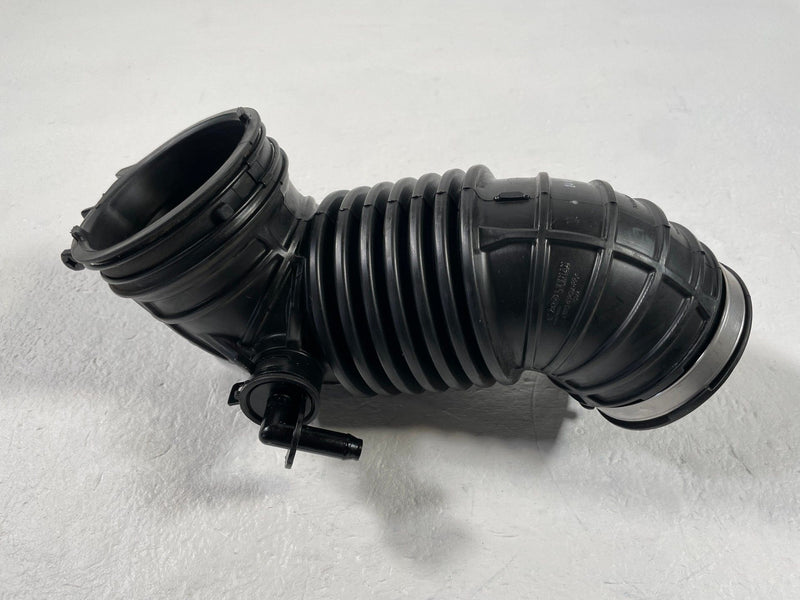 Load image into Gallery viewer, 2022-2026 HYUNDAI TUCSON ENGINE AIR CLEANER INTAKE HOSE TUBE PIPE 2.5L # 108748
