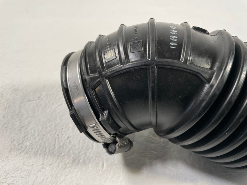 Load image into Gallery viewer, 2022-2026 HYUNDAI TUCSON ENGINE AIR CLEANER INTAKE HOSE TUBE PIPE 2.5L # 108748
