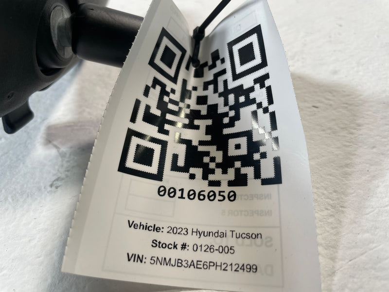 Load image into Gallery viewer, 20-25 HYUNDAI TUCSON SONATA INTERIOR REAR VIEW MIRROR W/O AUTO DIMMING # 106050
