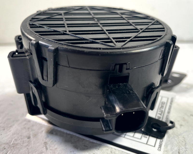 Load image into Gallery viewer, 2024-2026 HONDA PROLOGUE FRONT PEDESTRIAN SOUND ALERT SPEAKER W/ BRACKET #114235
