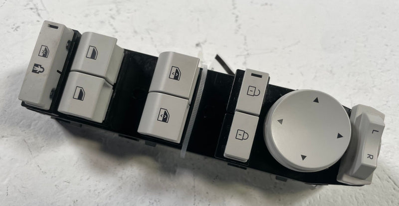 Load image into Gallery viewer, 24-26 HYUNDAI SANTA FE SEL FRONT LEFT DRIVER DOOR MASTER WINDOW SWITCH # 112831
