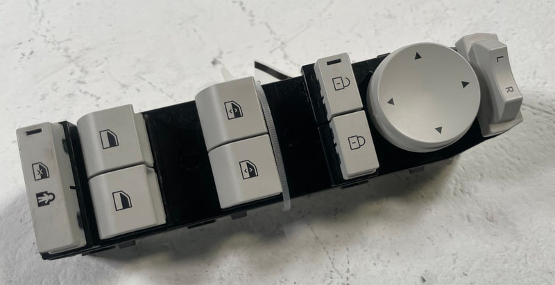 Load image into Gallery viewer, 24-26 HYUNDAI SANTA FE SEL FRONT LEFT DRIVER DOOR MASTER WINDOW SWITCH # 112831
