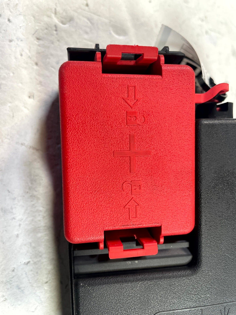 Load image into Gallery viewer, 2024-2026 HONDA PROLOGUE BATTERY DISTRIBUTION FUSE RELAY BLOCK COVER # 114250
