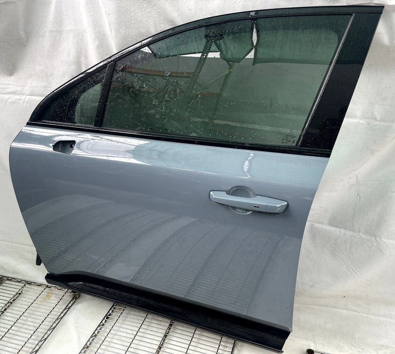 Load image into Gallery viewer, HONDA PROLOGUE FRONT LEFT DOOR SHELL ASSEMBLY GRAY (WA138P) 24-26 # 114319
