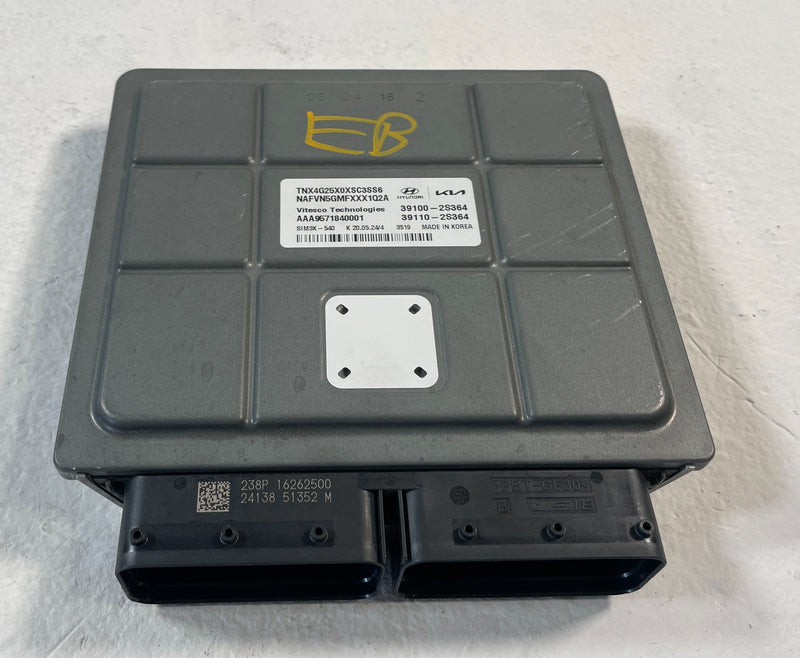 Load image into Gallery viewer, 2022-2023 HYUNDAI TUCSON ENGINE &amp; BODY CONTROL MODULE ECM BCM W/ KEY FOB #106032
