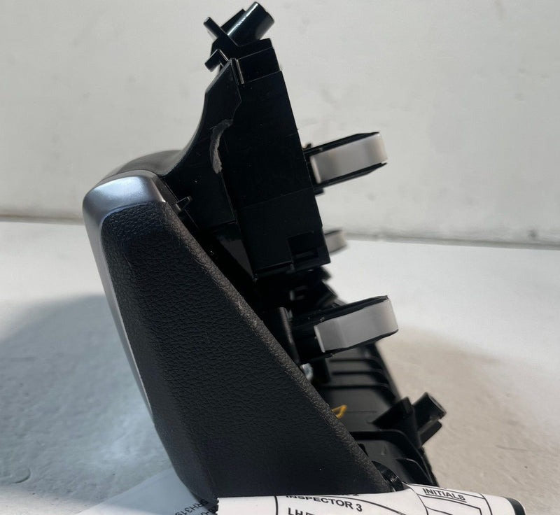 Load image into Gallery viewer, 22-24 HYUNDAI SANTA CRUZ TUCSON FRONT CENTER CONSOLE SEAT HEATER SWITCH # 107342
