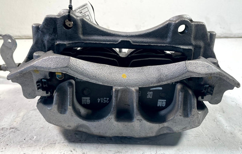 Load image into Gallery viewer, 2024-2026 HONDA PROLOGUE FRONT RIGHT PASSENGER SIDE DISC BRAKE CALIPER # 114288
