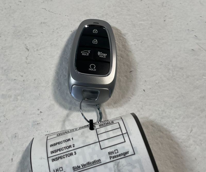 Load image into Gallery viewer, 2022-2023 HYUNDAI TUCSON ENGINE &amp; BODY CONTROL MODULE ECM BCM W/ KEY FOB #106032
