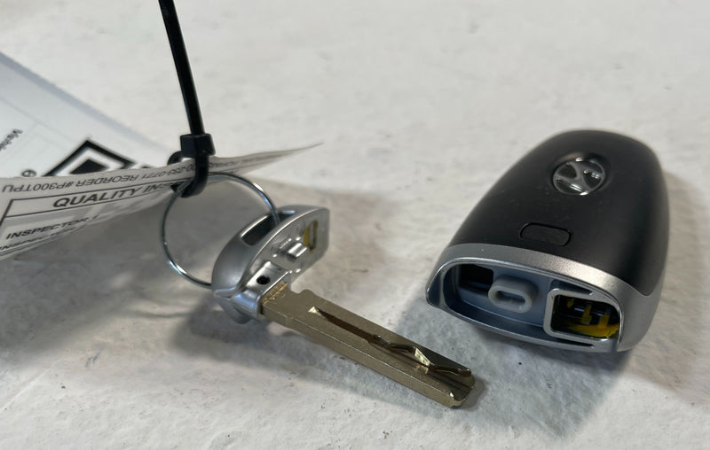 Load image into Gallery viewer, 2022-2023 HYUNDAI TUCSON ENGINE &amp; BODY CONTROL MODULE ECM BCM W/ KEY FOB #106032
