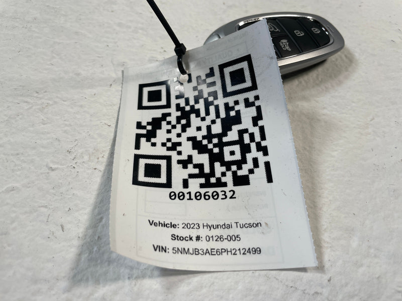 Load image into Gallery viewer, 2022-2023 HYUNDAI TUCSON ENGINE &amp; BODY CONTROL MODULE ECM BCM W/ KEY FOB #106032
