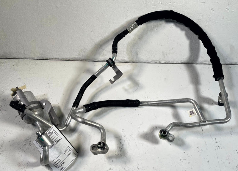 Load image into Gallery viewer, 2024-2026 HONDA PROLOGUE HVAC A/C AIR CONDITIONER DISCHARGE SUCTION HOSE #114284
