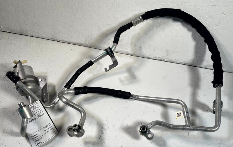Load image into Gallery viewer, 2024-2026 HONDA PROLOGUE HVAC A/C AIR CONDITIONER DISCHARGE SUCTION HOSE #114284
