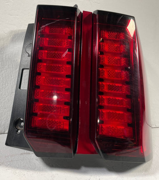 21-23 KIA SORENTO REAR RIGHT PASSENGER SIDE HALOGEN OUTER TAILLIGHT LAMP 