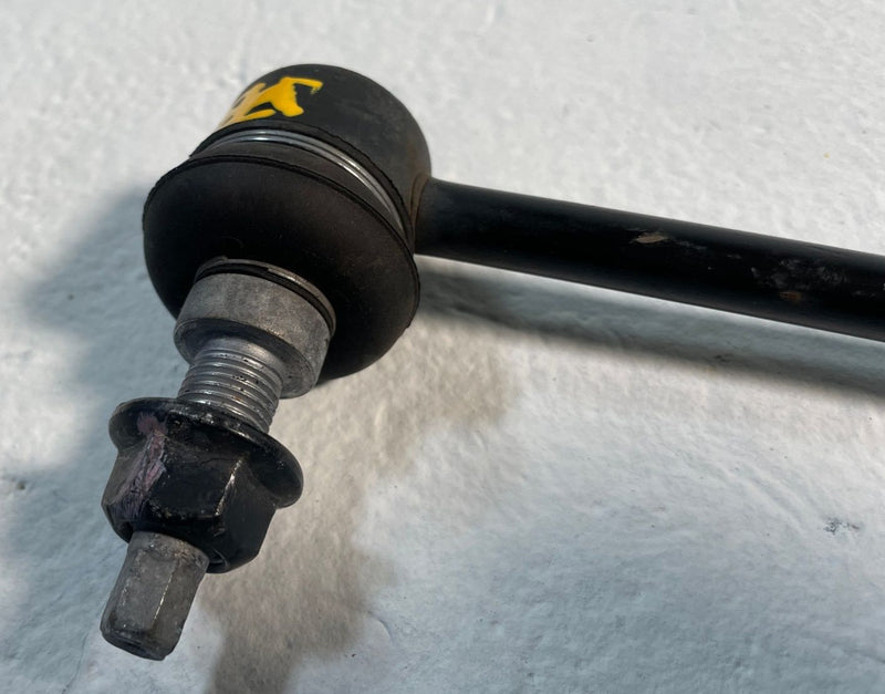 Load image into Gallery viewer, 22-25 HYUNDAI TUCSON FRONT LEFT OR RIGHT STABILIZER SWAY BAR END LINK # 107329
