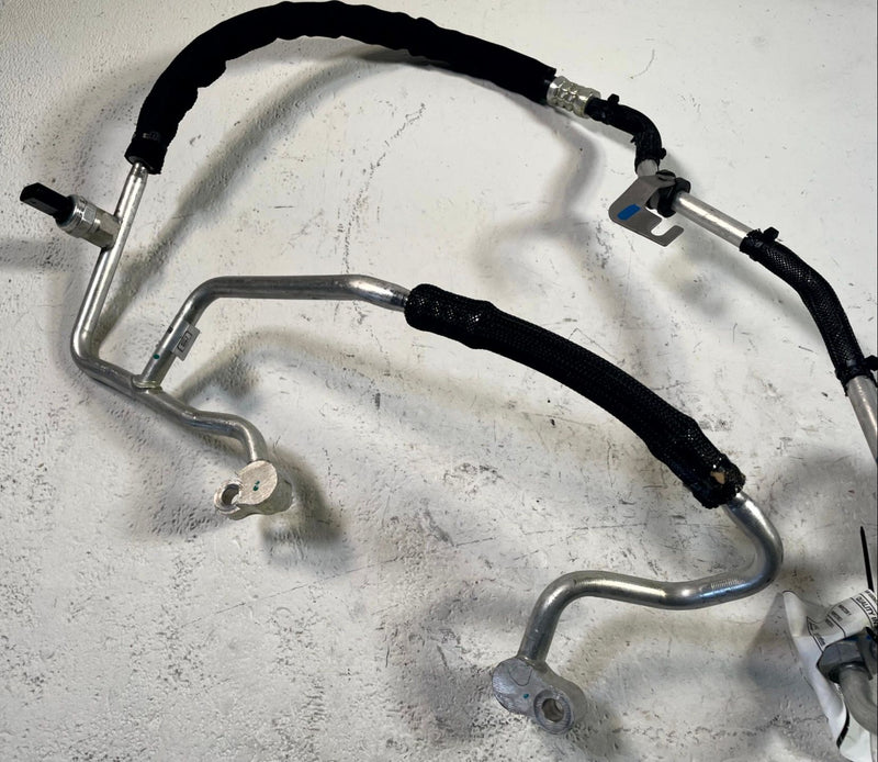Load image into Gallery viewer, 2024-2026 HONDA PROLOGUE HVAC A/C AIR CONDITIONER DISCHARGE SUCTION HOSE #114284
