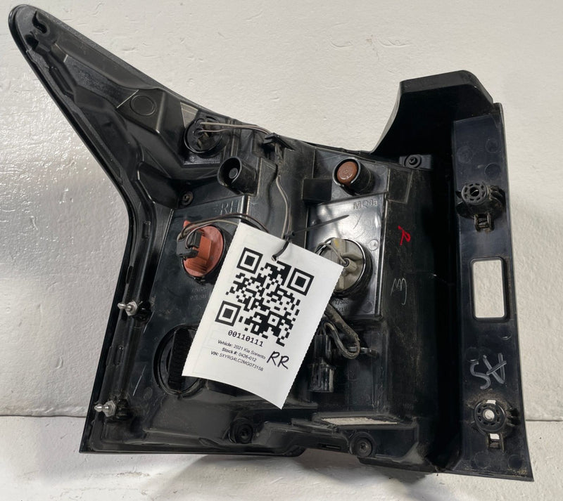 Load image into Gallery viewer, 21-23 KIA SORENTO REAR RIGHT PASSENGER SIDE HALOGEN OUTER TAILLIGHT LAMP #110111

