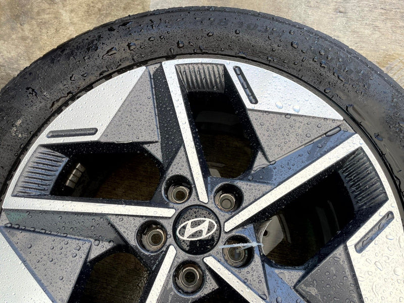 Load image into Gallery viewer, HYUNDAI TUCSON SEL 18" 7.5X18 GRAY ALLOY WHEEL RIM W/TIRE (ONLY#1) 25-26 #112050
