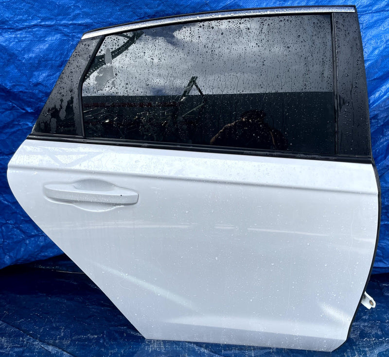 Load image into Gallery viewer, HONDA ACCORD REAR RIGHT SIDE DOOR SHELL ASSEMBLY WHITE (NH883P) 23-25 # 109588

