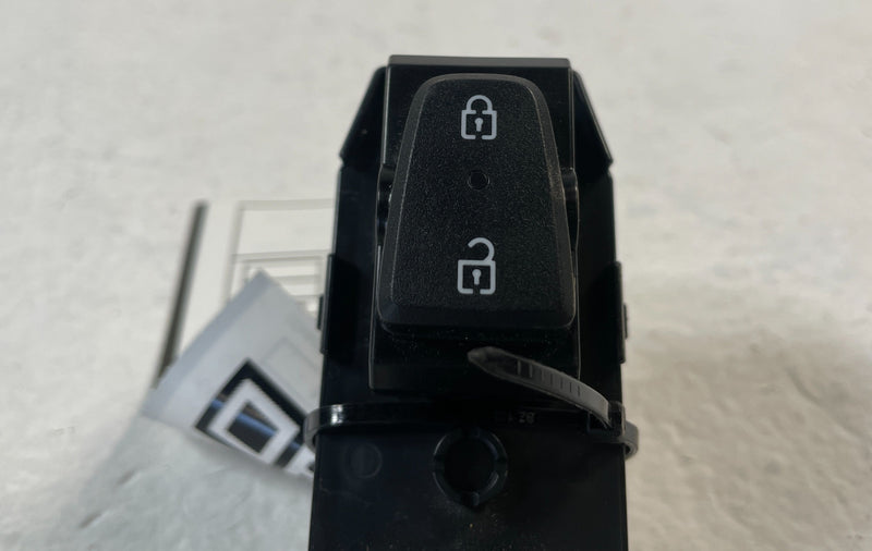 Load image into Gallery viewer, 2022-2024 HYUNDAI TUCSON SANTA CRUZ FRONT RIGHT SIDE DOOR WINDOW SWITCH # 106022
