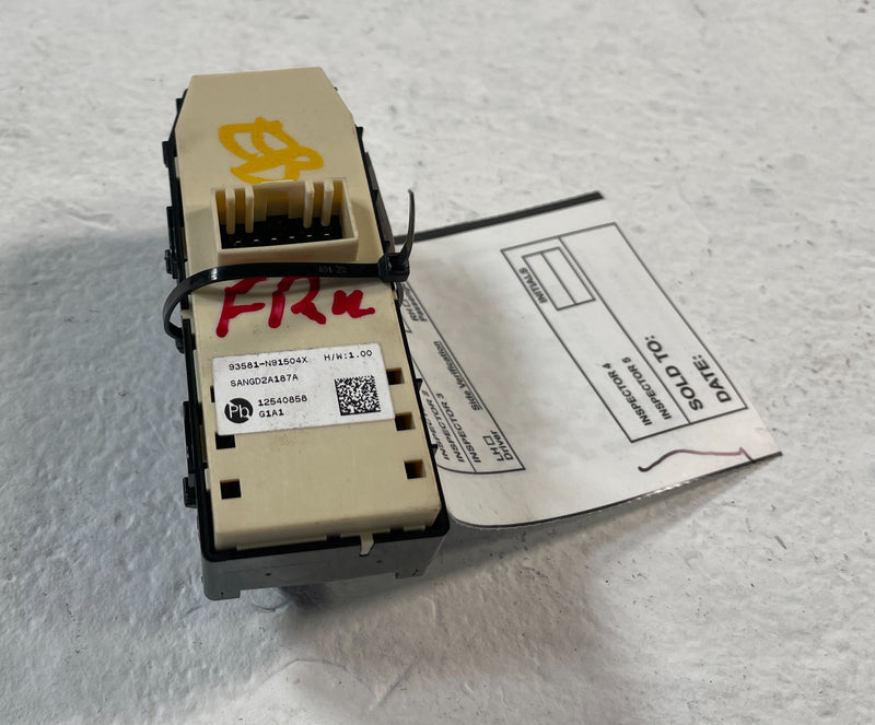 Load image into Gallery viewer, 2022-2024 HYUNDAI TUCSON SANTA CRUZ FRONT RIGHT SIDE DOOR WINDOW SWITCH # 106022
