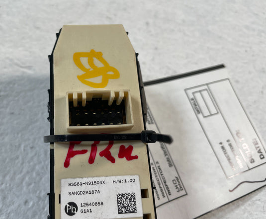 2022-2024 HYUNDAI TUCSON SANTA CRUZ FRONT RIGHT SIDE DOOR WINDOW SWITCH