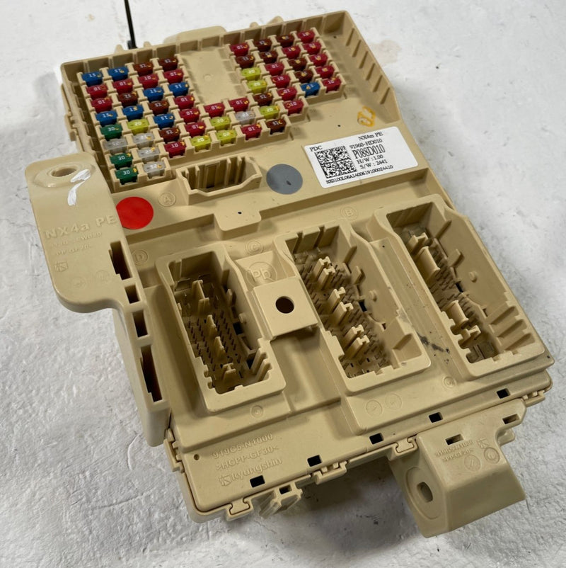 Load image into Gallery viewer, 2025 HYUNDAI TUCSON CABIN FUSE RELAY JUNCION BLOCK BOX 91960-HD010 # 108767
