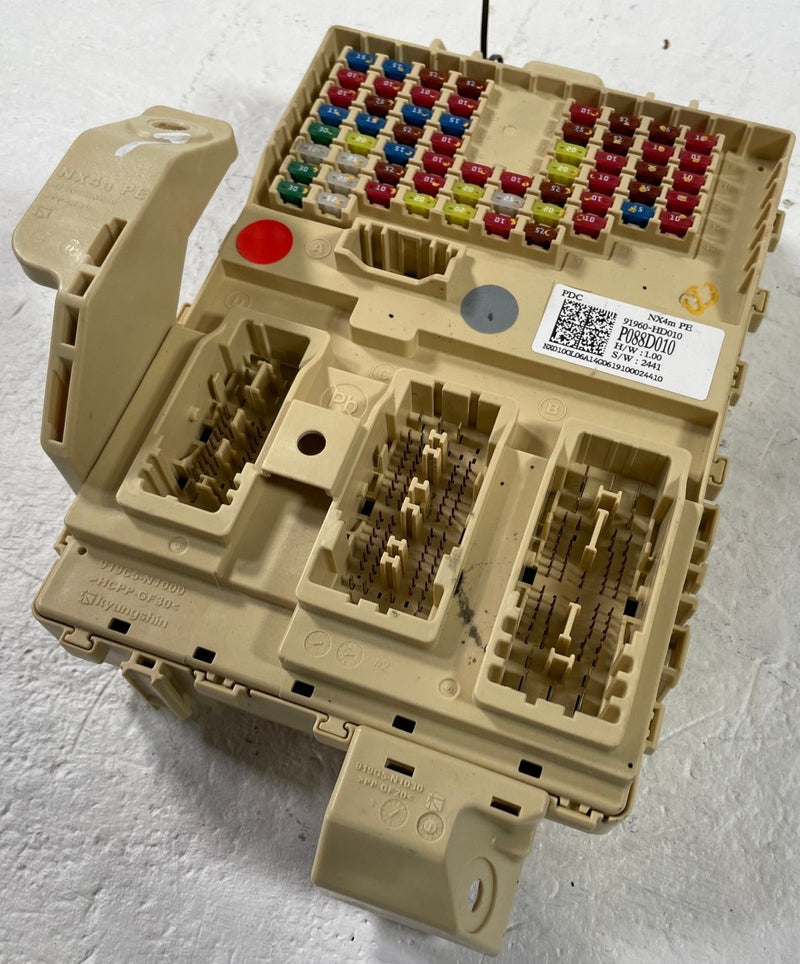 Load image into Gallery viewer, 2025 HYUNDAI TUCSON CABIN FUSE RELAY JUNCION BLOCK BOX 91960-HD010 # 108767
