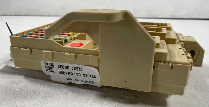 Load image into Gallery viewer, 2025 HYUNDAI TUCSON CABIN FUSE RELAY JUNCION BLOCK BOX 91960-HD010 # 108767
