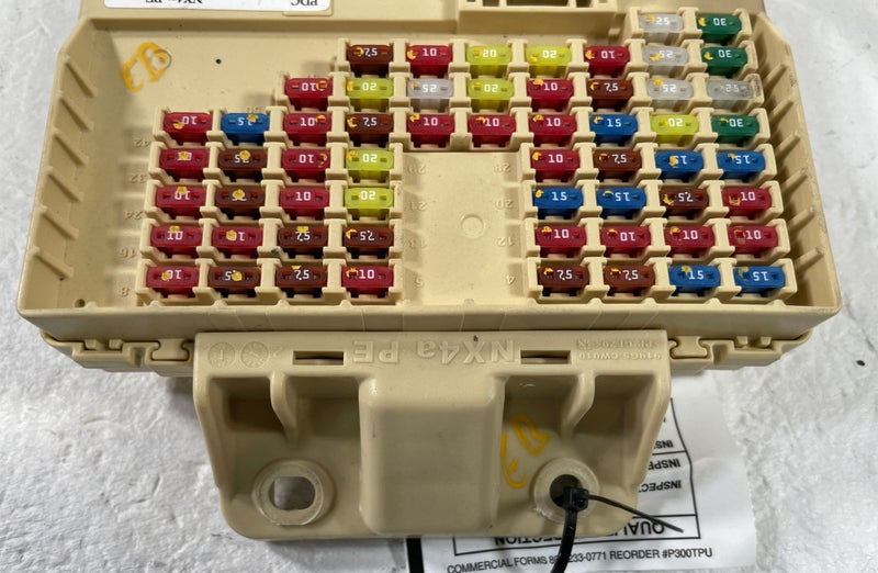 Load image into Gallery viewer, 2025 HYUNDAI TUCSON CABIN FUSE RELAY JUNCION BLOCK BOX 91960-HD010 # 108767
