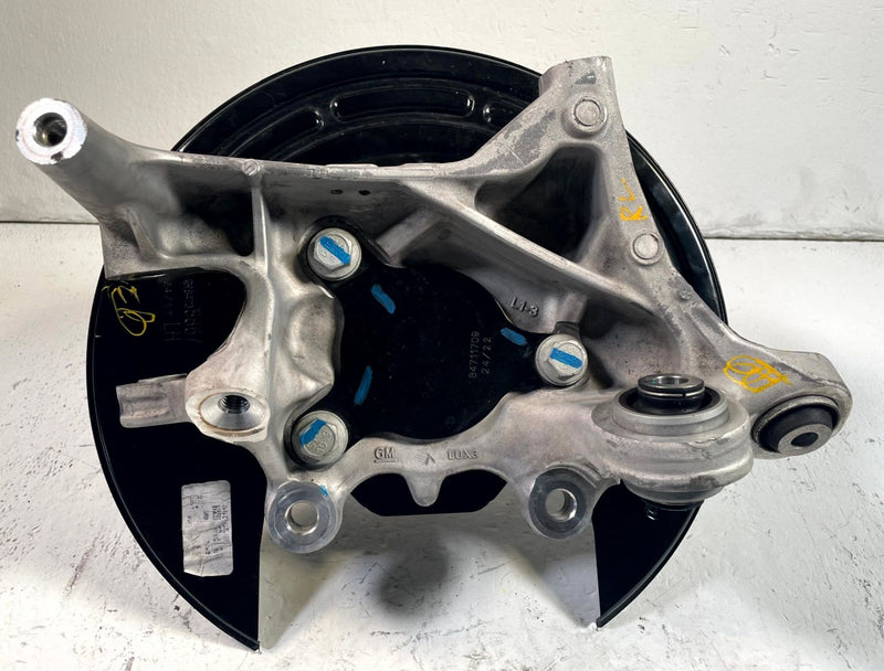 Load image into Gallery viewer, 2024-2026 HONDA PROLOGUE REAR LEFT SIDE STEERING SPINDLE KNUCKLE &amp; HUB # 114296
