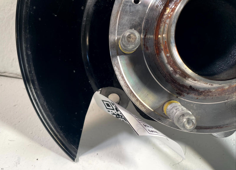 Load image into Gallery viewer, 2024-2026 HONDA PROLOGUE REAR RIGHT SIDE STEERING SPINDLE KNUCKLE &amp; HUB # 114278
