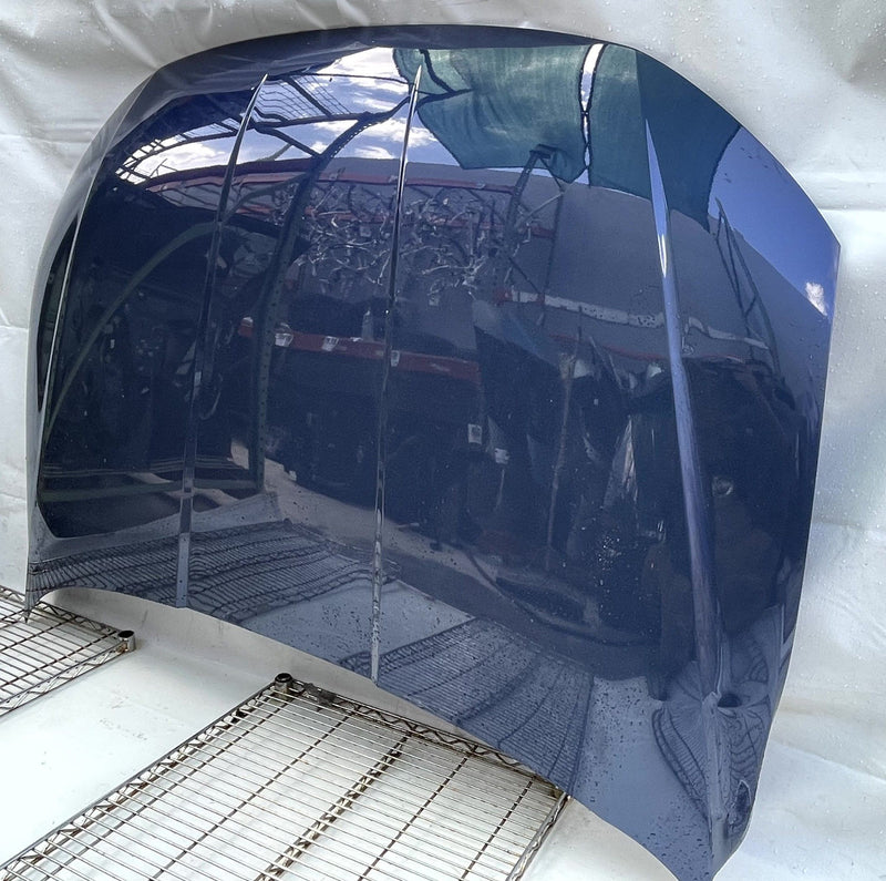 Load image into Gallery viewer, HYUNDAI TUCSON FRONT HOOD BONNET SHELL W/ INSULATION PAD BLUE TB2 25-26 # 112052
