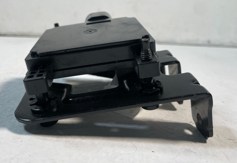 Load image into Gallery viewer, 2022-2024 HYUNDAI TUCSON FRONT BLIND SPOT DISTANCE RADAR SENSOR MODULE # 107357
