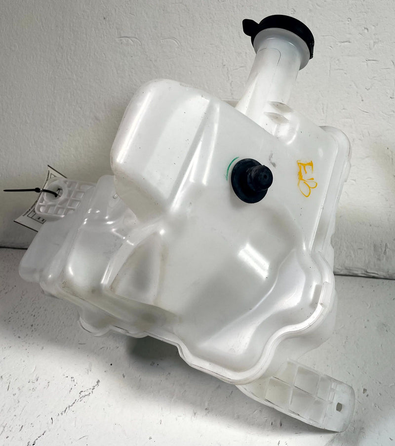 Load image into Gallery viewer, 2024 - 2026 HONDA PROLOGUE WINDSHIELD WASHER RESERVOIR TANK 26345840 # 114306
