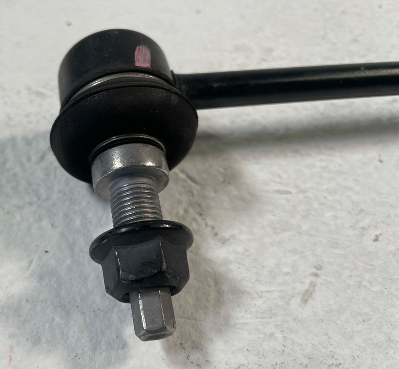 Load image into Gallery viewer, 22-25 HYUNDAI TUCSON FRONT LEFT OR RIGHT STABILIZER SWAY BAR END LINK # 106019
